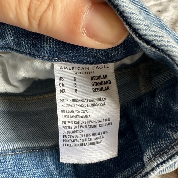 American Eagle Stretch Distressed Jeans Size 8 - Picture 7 of 7